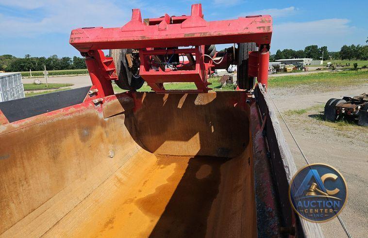 2012 Freightliner  114SD dump truck