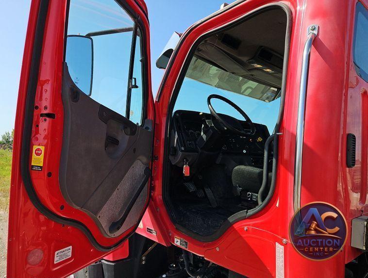 2012 Freightliner  114SD dump truck