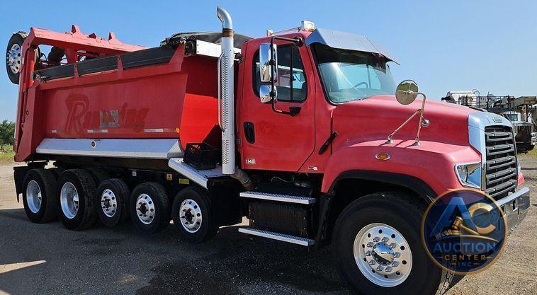 2012 Freightliner  114SD dump truck