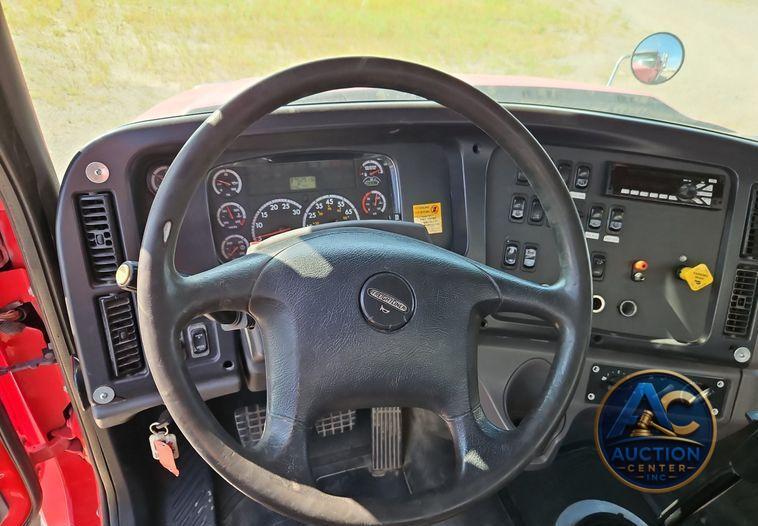 2012 Freightliner  114SD dump truck