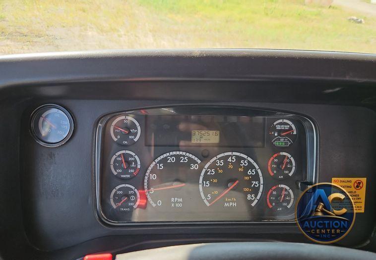 2012 Freightliner  114SD dump truck