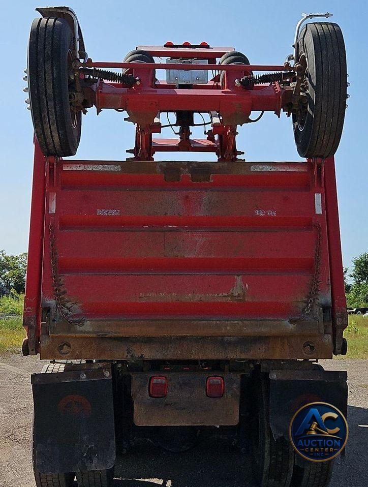 2012 Freightliner  114SD dump truck