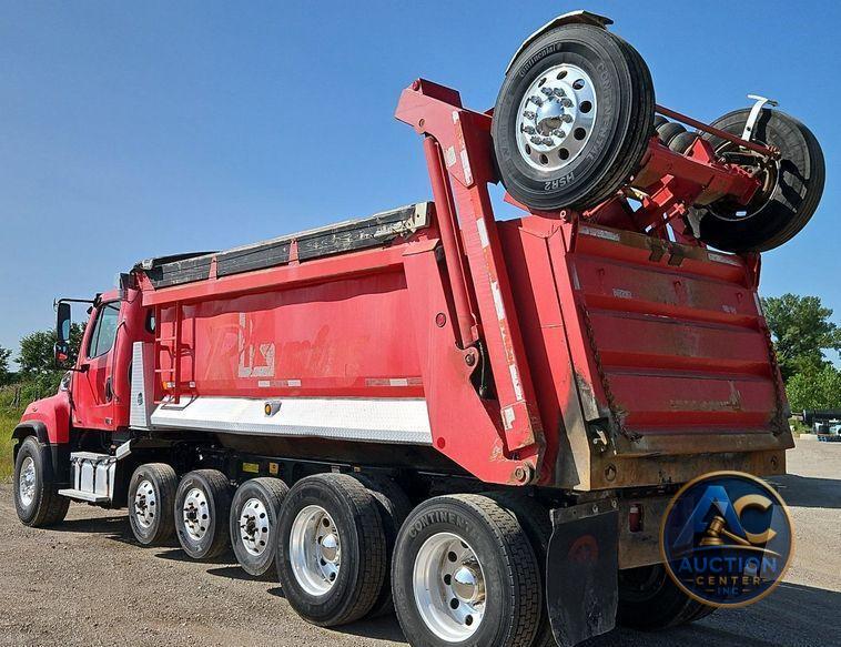 2012 Freightliner  114SD dump truck