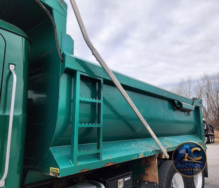 2018 Mack GU713  dump truck