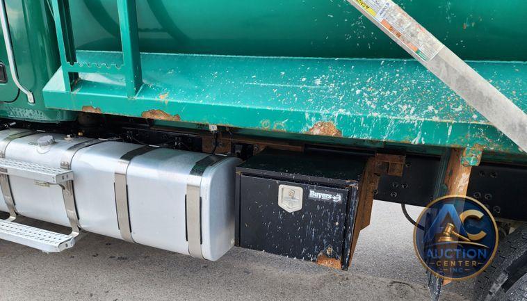 2018 Mack GU713  dump truck