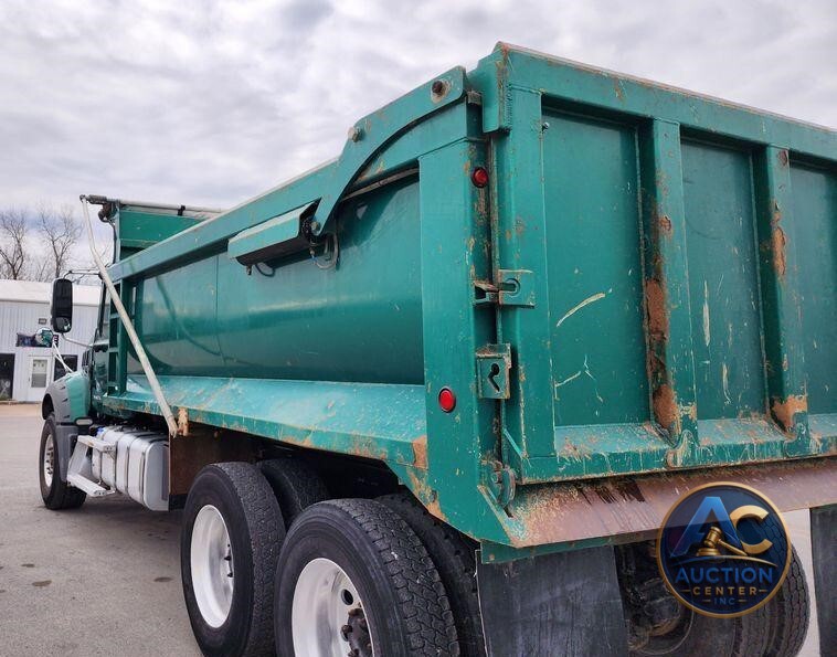 2018 Mack GU713  dump truck