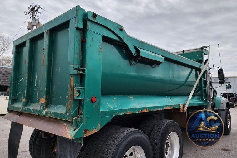 2018 Mack GU713  dump truck