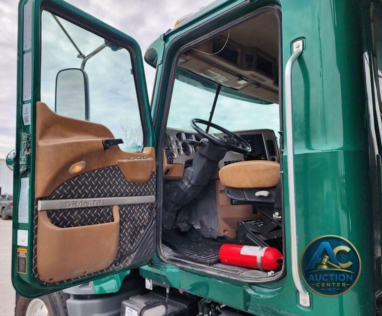 2018 Mack GU713  dump truck
