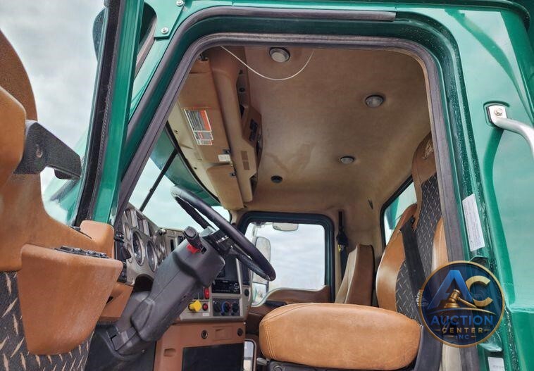 2018 Mack GU713  dump truck