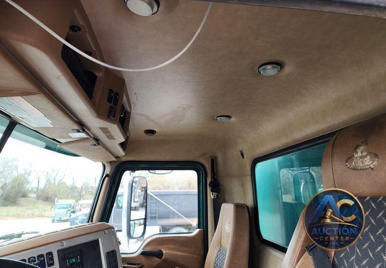 2018 Mack GU713  dump truck