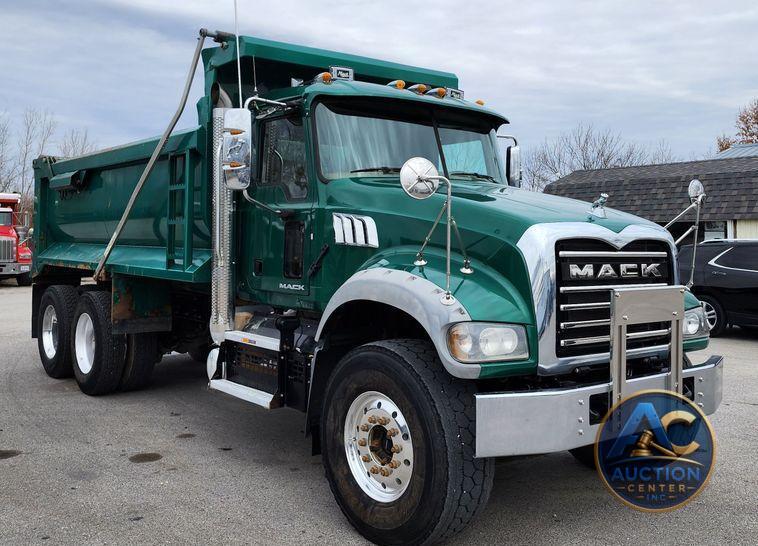 2018 Mack GU713  dump truck