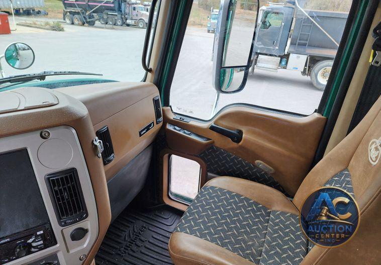2018 Mack GU713  dump truck