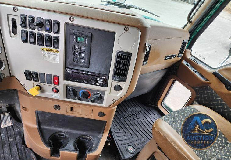 2018 Mack GU713  dump truck