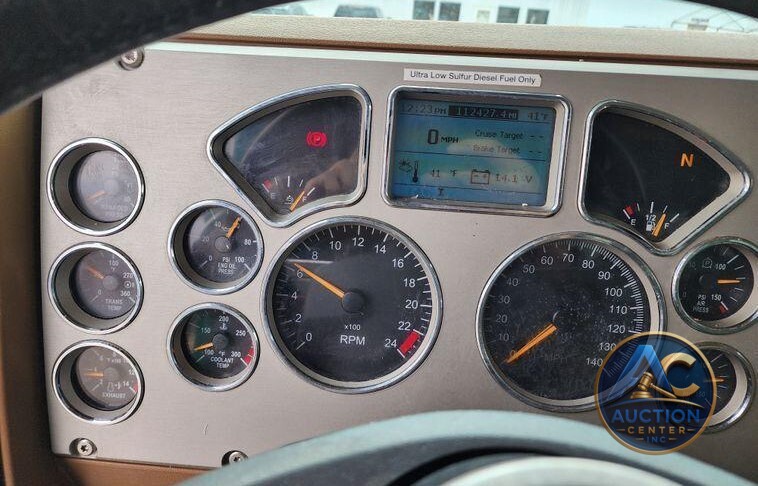 2018 Mack GU713  dump truck