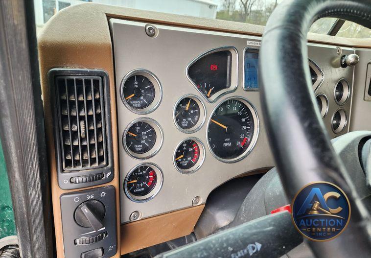 2018 Mack GU713  dump truck