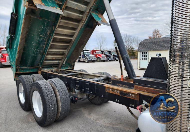 2018 Mack GU713  dump truck