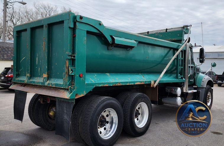 2018 Mack GU713  dump truck
