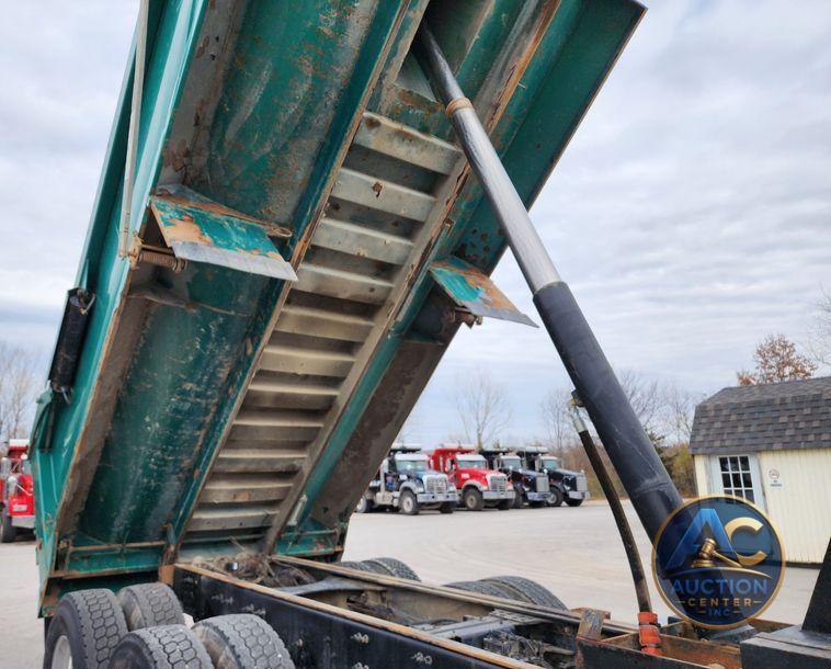 2018 Mack GU713  dump truck