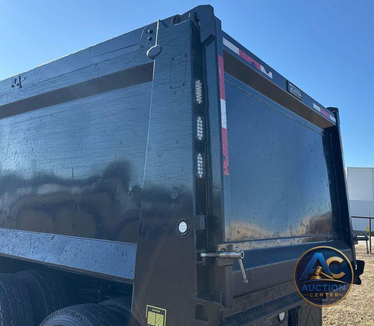 2019 Mack Granite dump truck