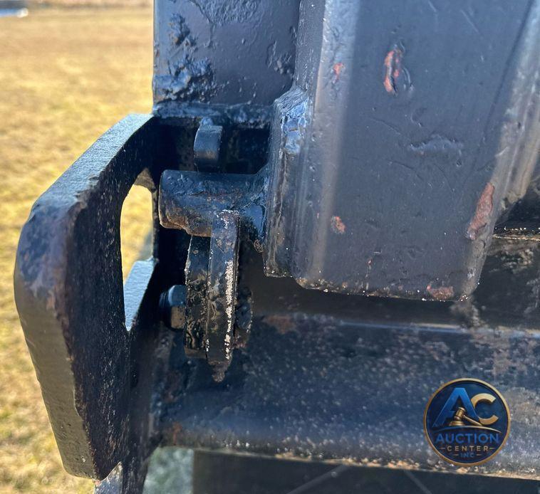 2019 Mack Granite dump truck