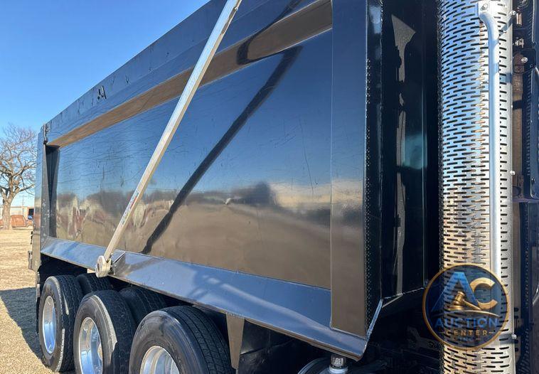 2019 Mack Granite dump truck