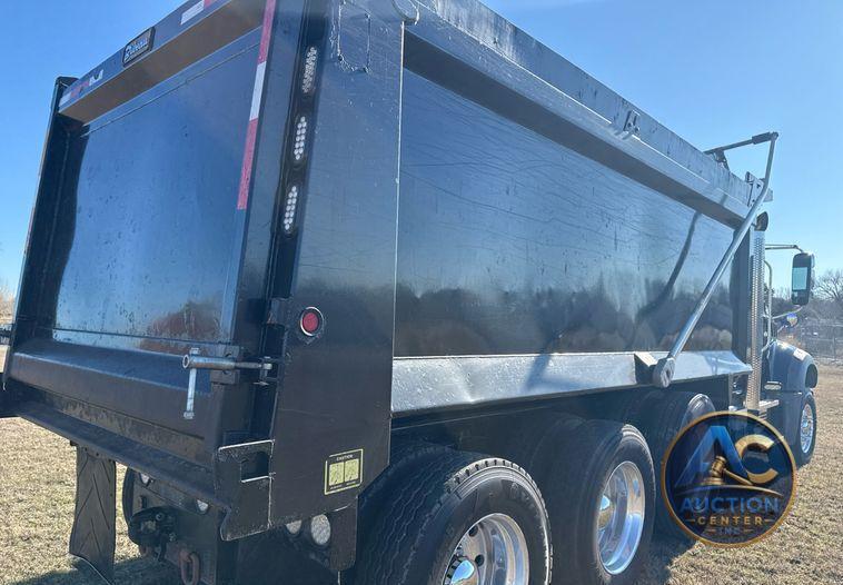 2019 Mack Granite dump truck
