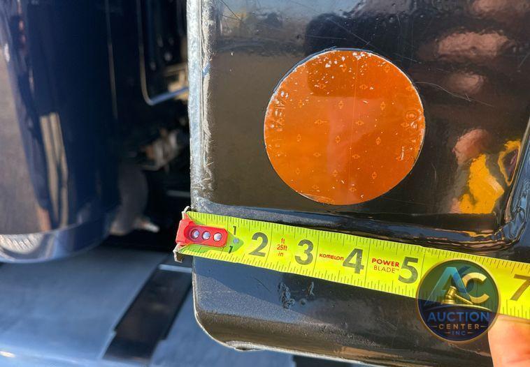 2019 Mack Granite dump truck