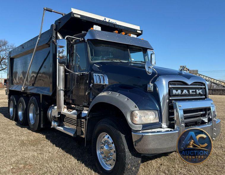 2019 Mack Granite dump truck