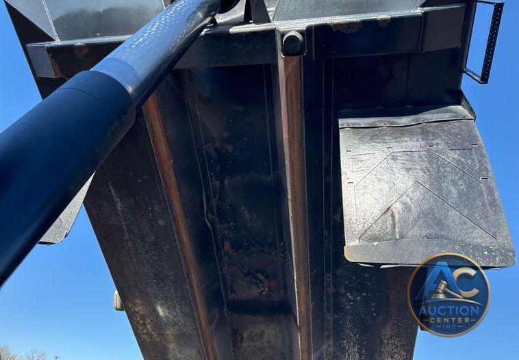 2019 Mack Granite dump truck