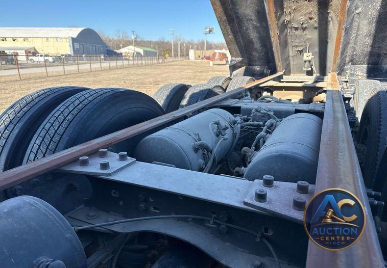 2019 Mack Granite dump truck