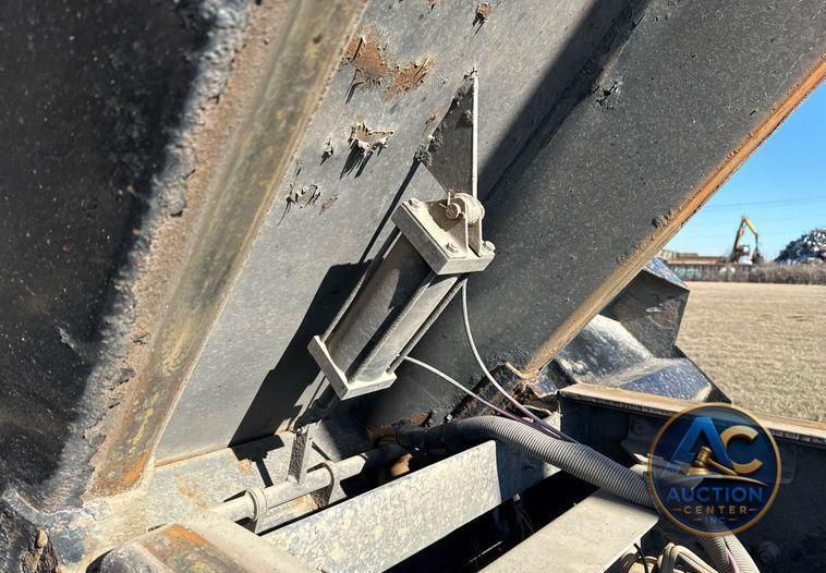 2019 Mack Granite dump truck