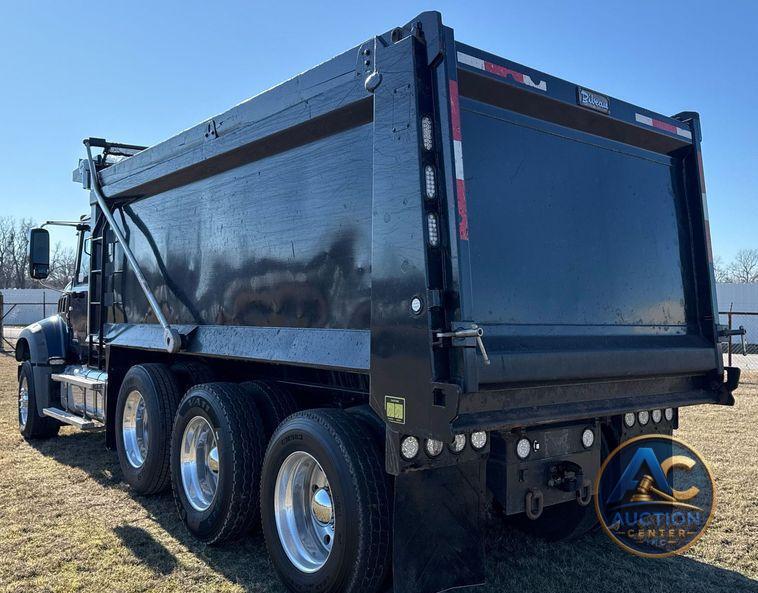 2019 Mack Granite dump truck