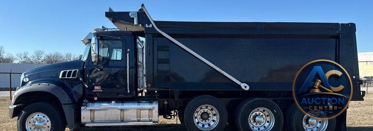 2019 Mack Granite dump truck