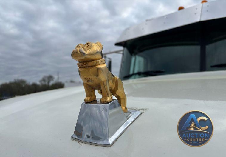 2020 Mack Pinnacle dump truck