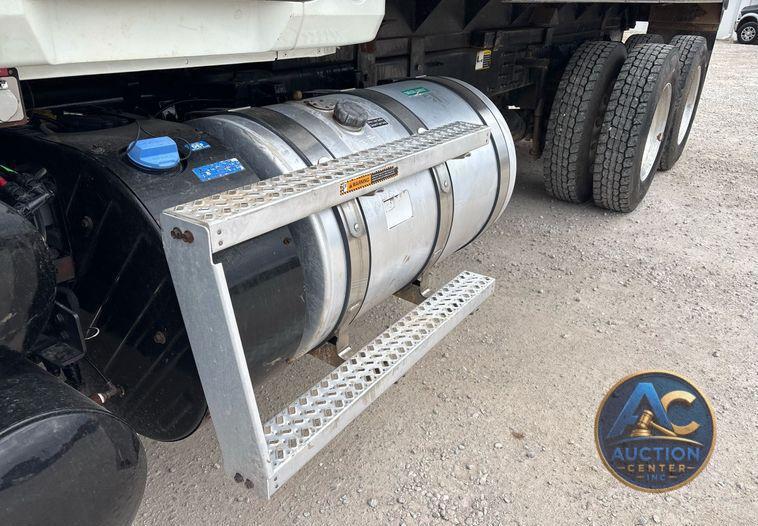 2020 Mack Pinnacle dump truck