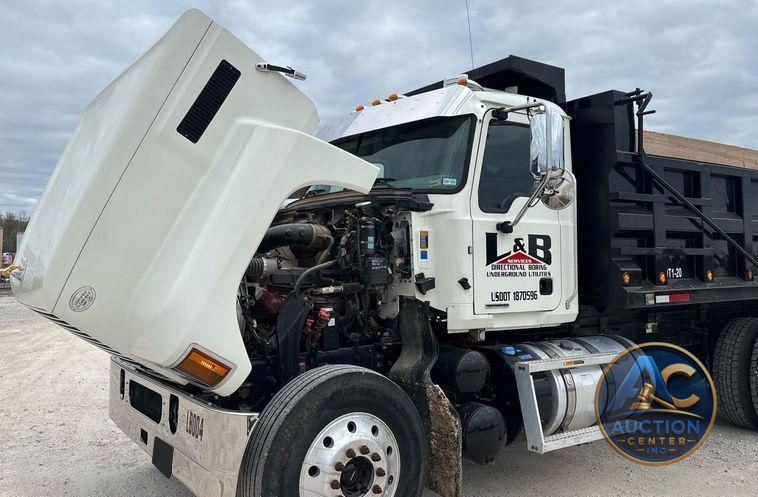 2020 Mack Pinnacle dump truck