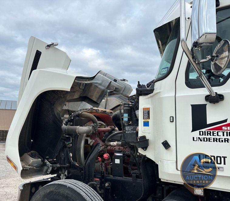 2020 Mack Pinnacle dump truck