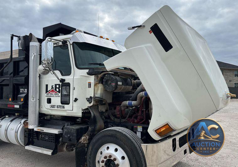 2020 Mack Pinnacle dump truck