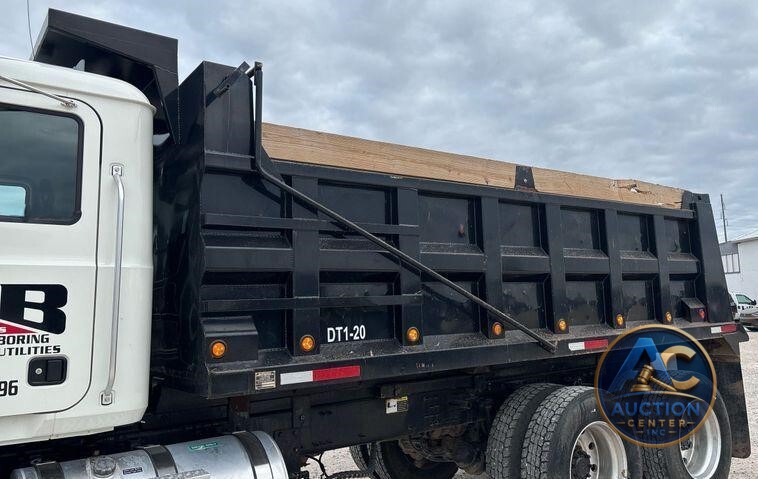 2020 Mack Pinnacle dump truck