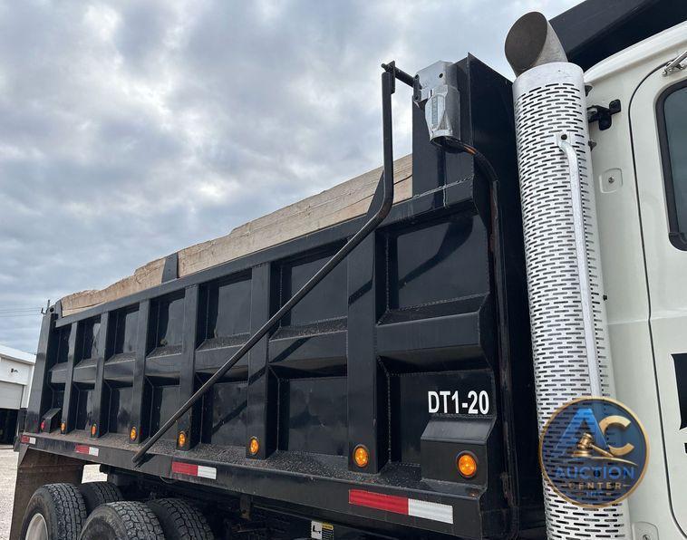 2020 Mack Pinnacle dump truck