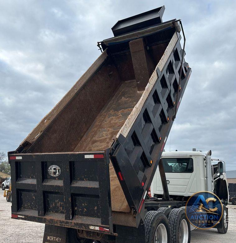 2020 Mack Pinnacle dump truck