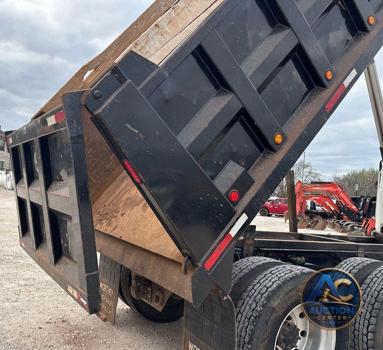 2020 Mack Pinnacle dump truck