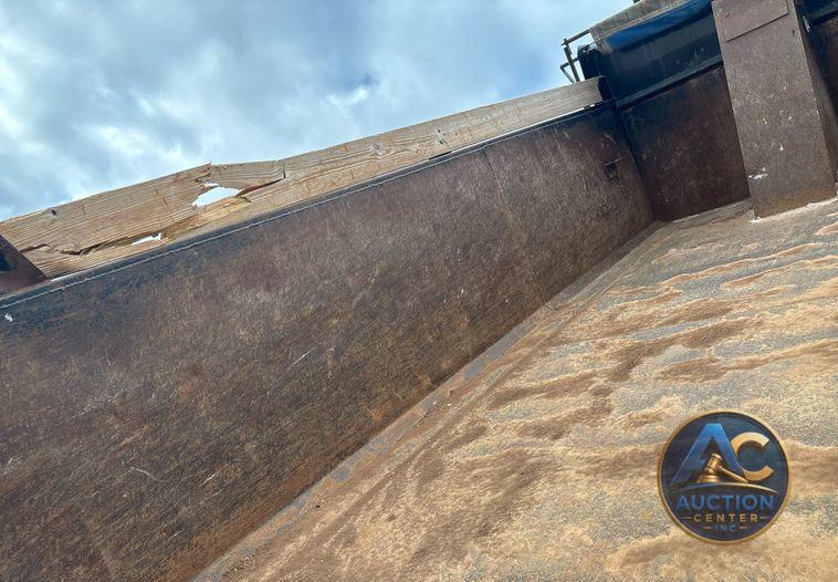 2020 Mack Pinnacle dump truck