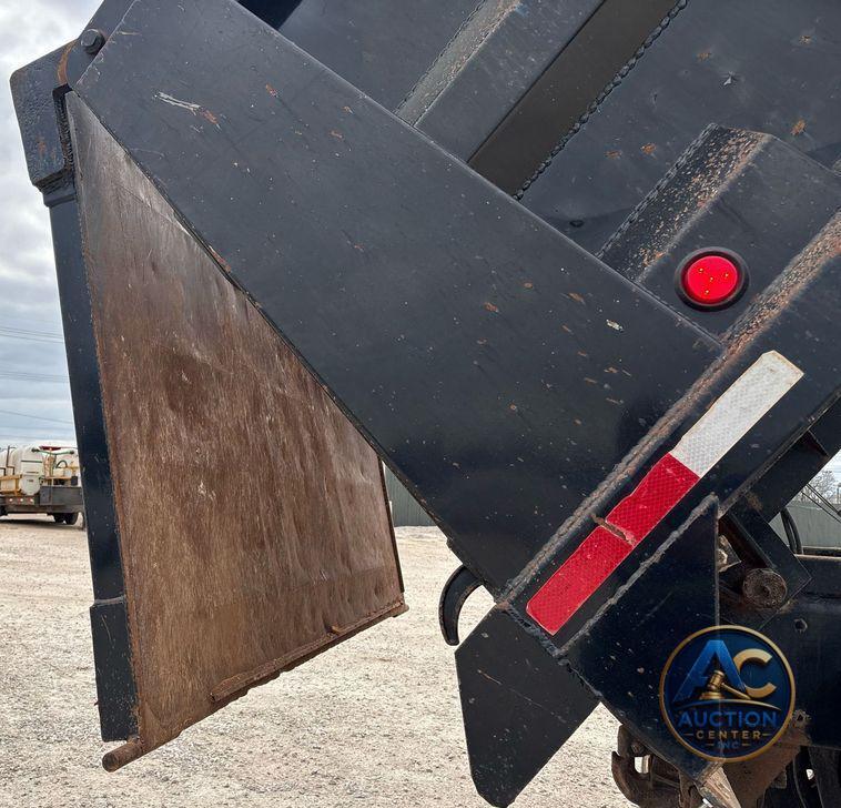 2020 Mack Pinnacle dump truck