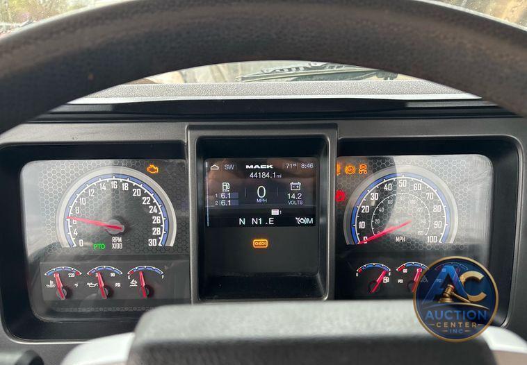 2020 Mack Pinnacle dump truck