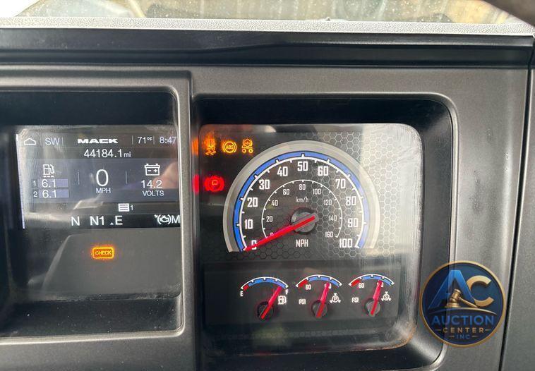 2020 Mack Pinnacle dump truck