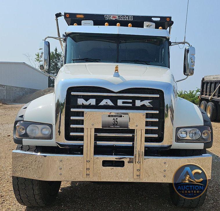 2021 Mack Granite  dump truck