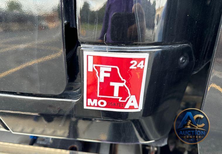 2019 Mack Granite dump truck
