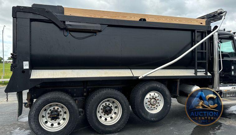 2019 Mack Granite dump truck