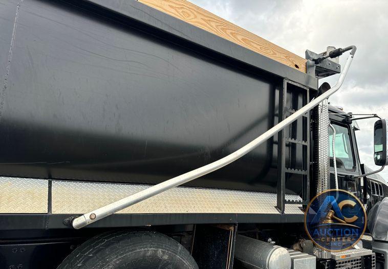 2019 Mack Granite dump truck